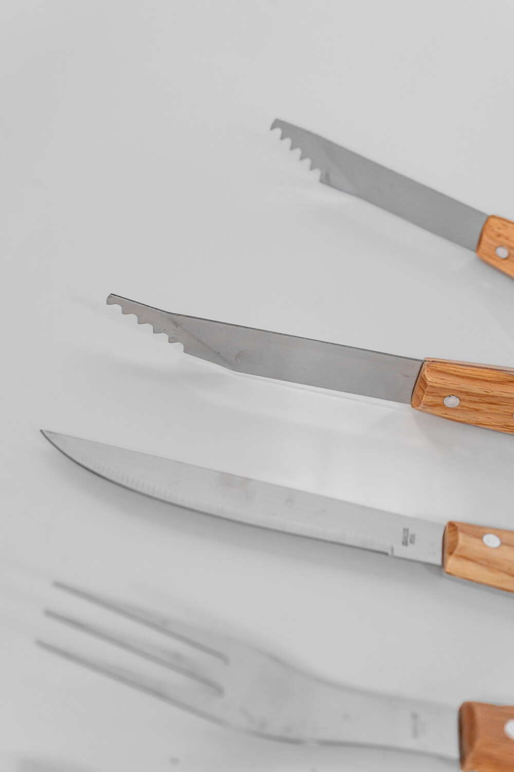 Accesorios Para Parrilla Set De 4 Piezas. Espátula, Tenedor, Cuc Color Unico