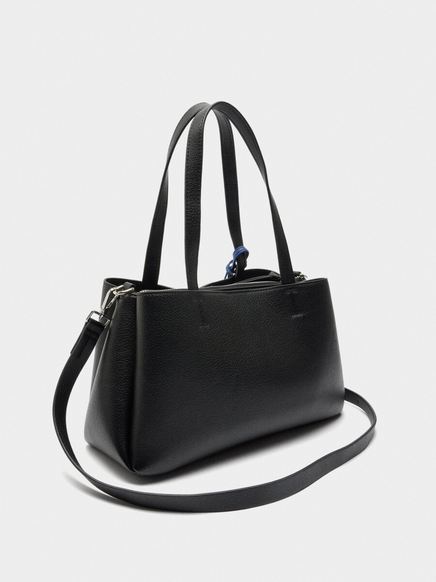 Bolso Tote Liso Con Colgante negro