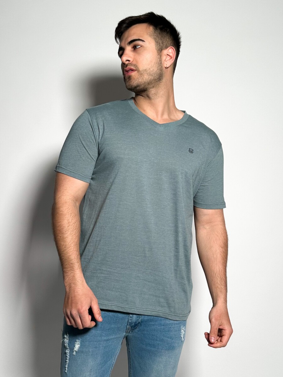 Remera lisa escote V Vex - Forest 