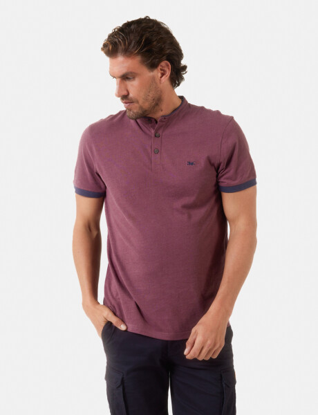 REMERA LISA CUELLO MAO Bordo