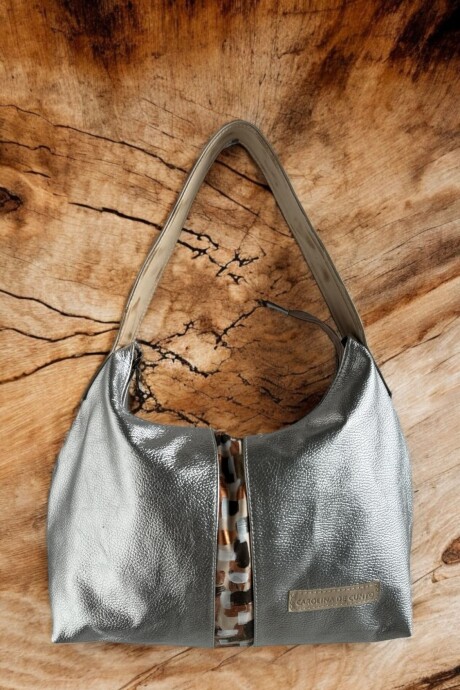 Cartera De Cuero Modelo Tokio Línea Urbana Con Arte. Plateada.