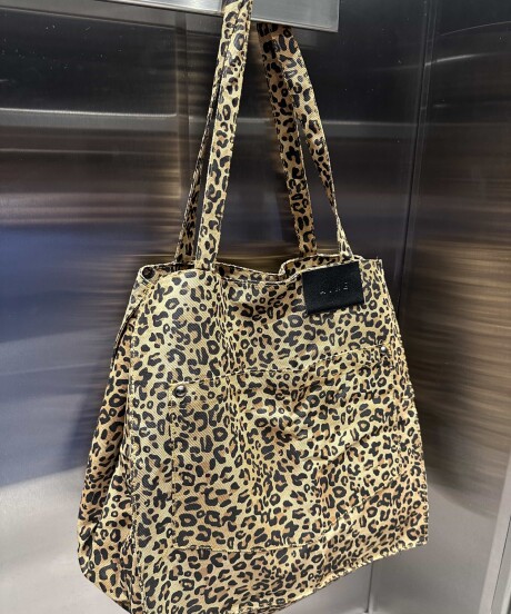 PRE-VENTA MAXI BOLSO ANIMAL PRINT (Fecha de entrega aprox. 06/08) PRE-VENTA MAXI BOLSO ANIMAL PRINT (Fecha de entrega aprox. 06/08)