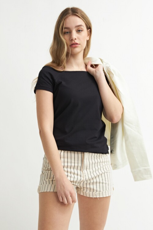 Remera manga corta off shoulder NEGRO