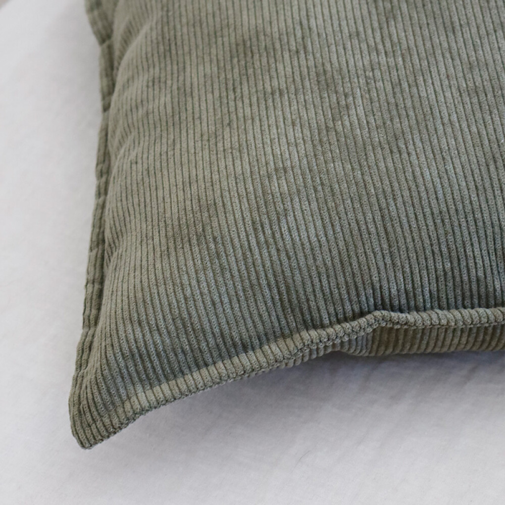 Almohadón pana l verde oliva Almohadón pana l verde oliva