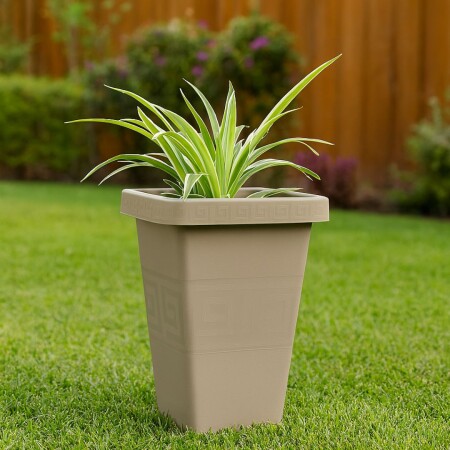 MACETA PIRAMIDAL 13 LITROS BEIGE