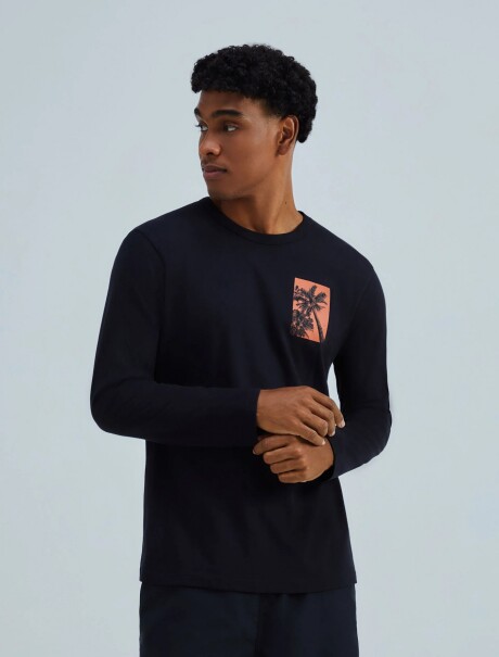 CAMISETA MASCULINA MANGA LARGA CON ESTAMPA NEGRO