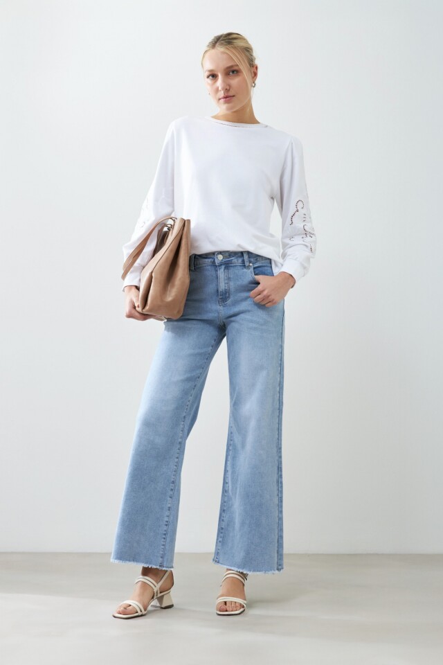 Sweatshirt con calados bordados blanco