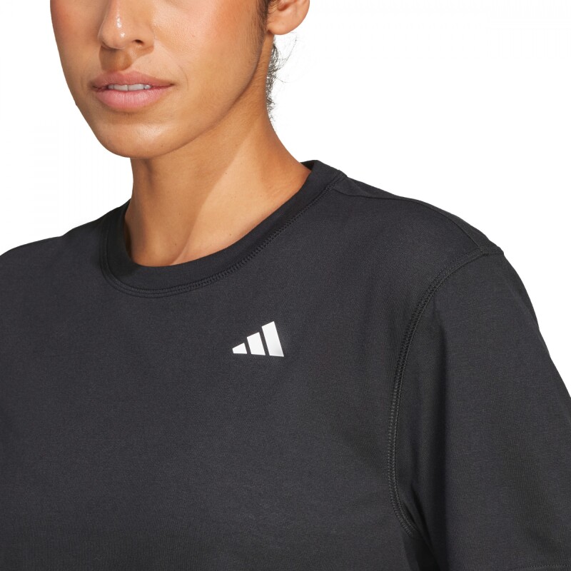 Remera Train Essentials Boxy Workout de Mujer Negro