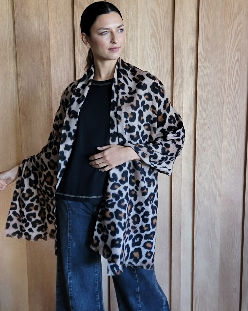 Bufandón Paz - Animal Print Marrón 