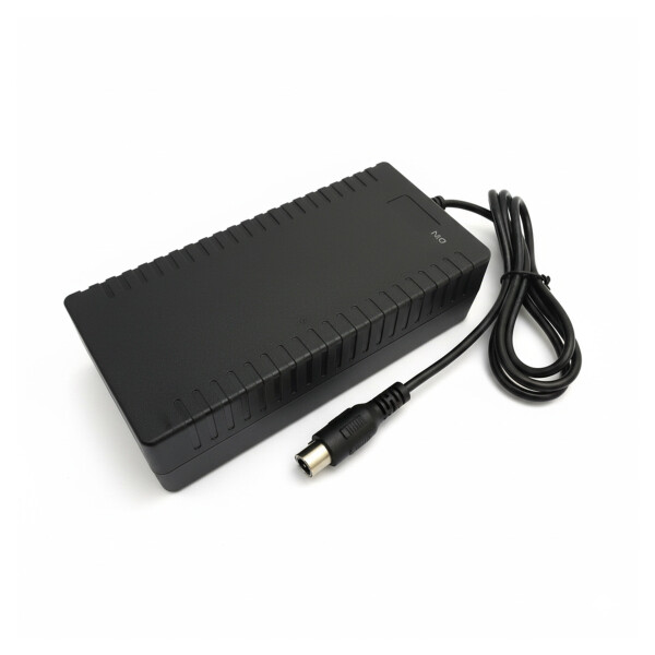 Transformador Fuente 12V 6A 60W Para Tiras Led Cámaras Color Negro