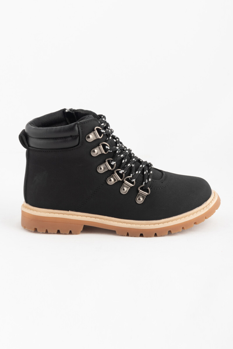 Bota acordonada Negro