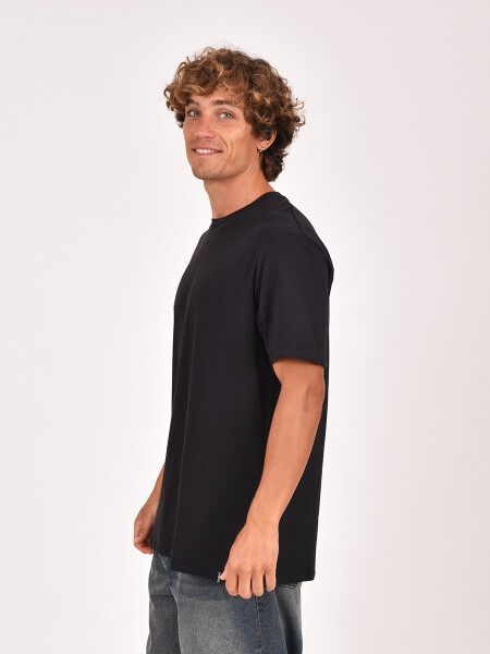 REMERA EDESSA NEGRO
