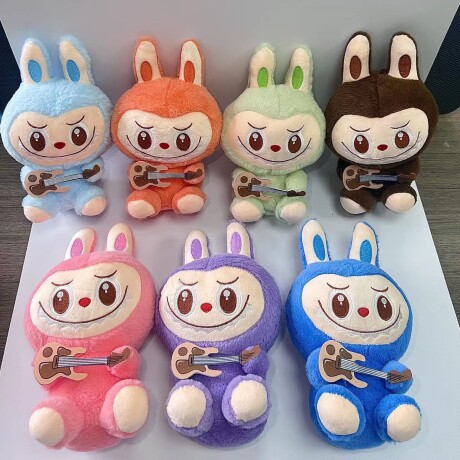 Peluche Labubu 24453 con Guitarra Colores Surtidos 001