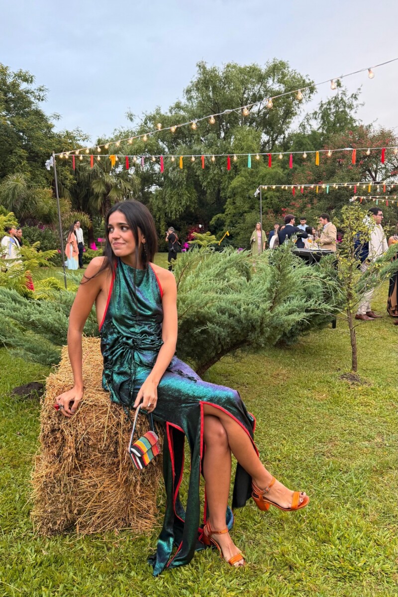 Guest Skirt Petróleo / Rojo