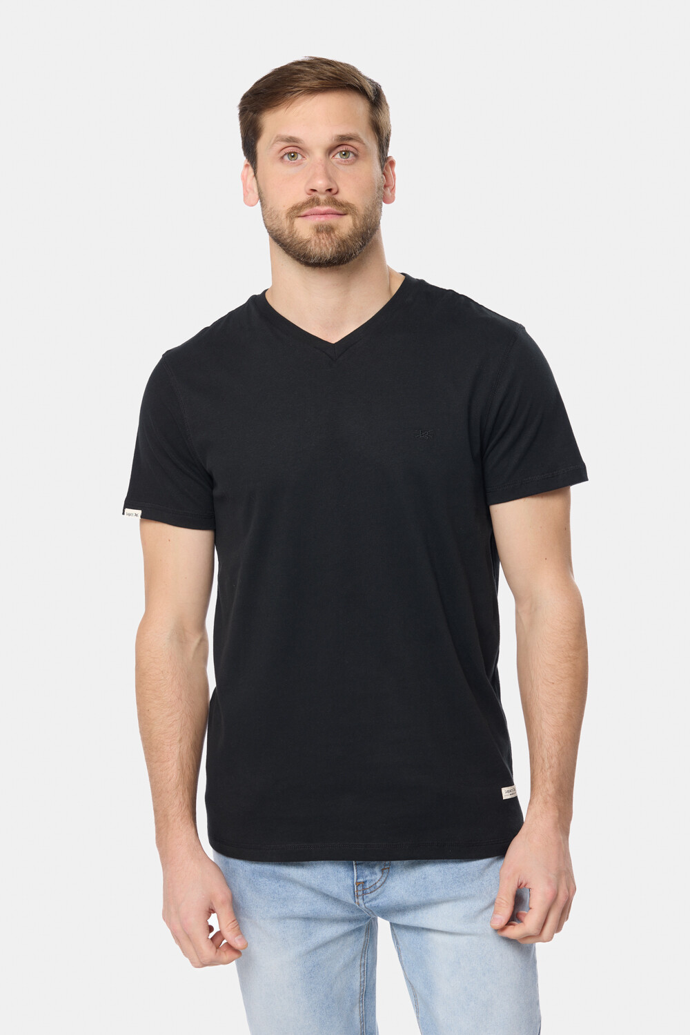 REMERA LISA ESCOTE V Negro