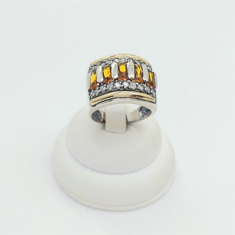 Anillo de plata 925, con circonias y double en oro 18 ktes. Modelo BEE. Anillo de plata 925, con circonias y double en oro 18 ktes. Modelo BEE.