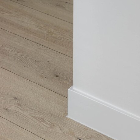 Zocalo De Eps Color Blanco Liso 2.4mts x 15 mm x 100 mm Zocalo De Eps Color Blanco Liso 2.4mts x 15 mm x 100 mm