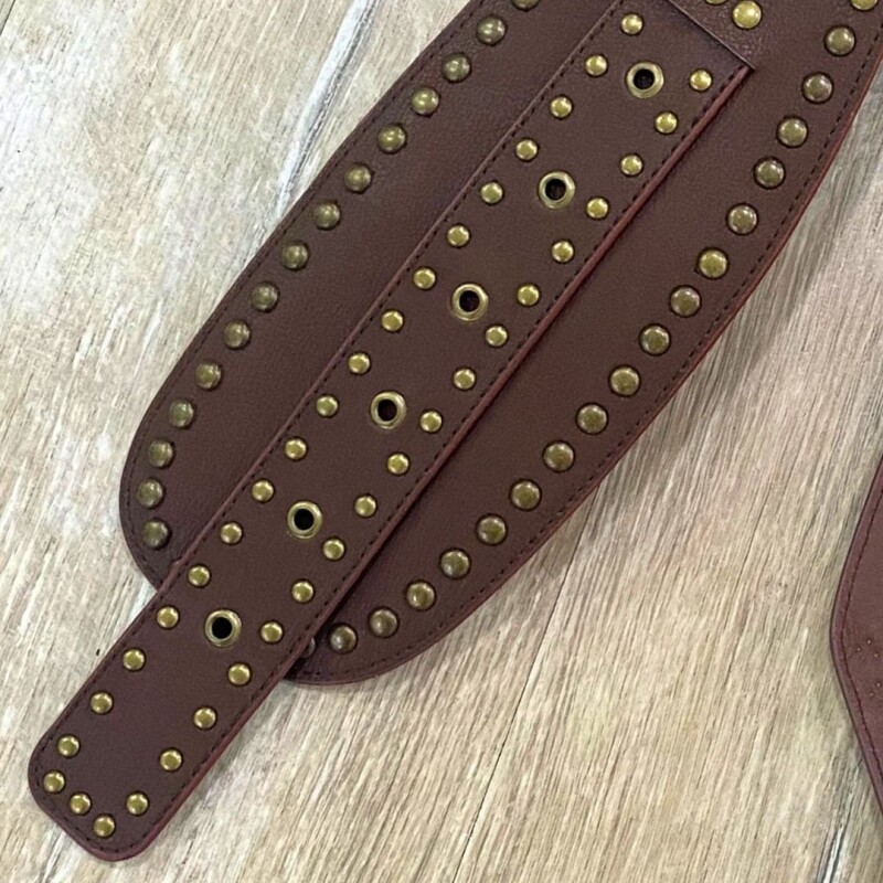 Cinto Boho con tachas Brown