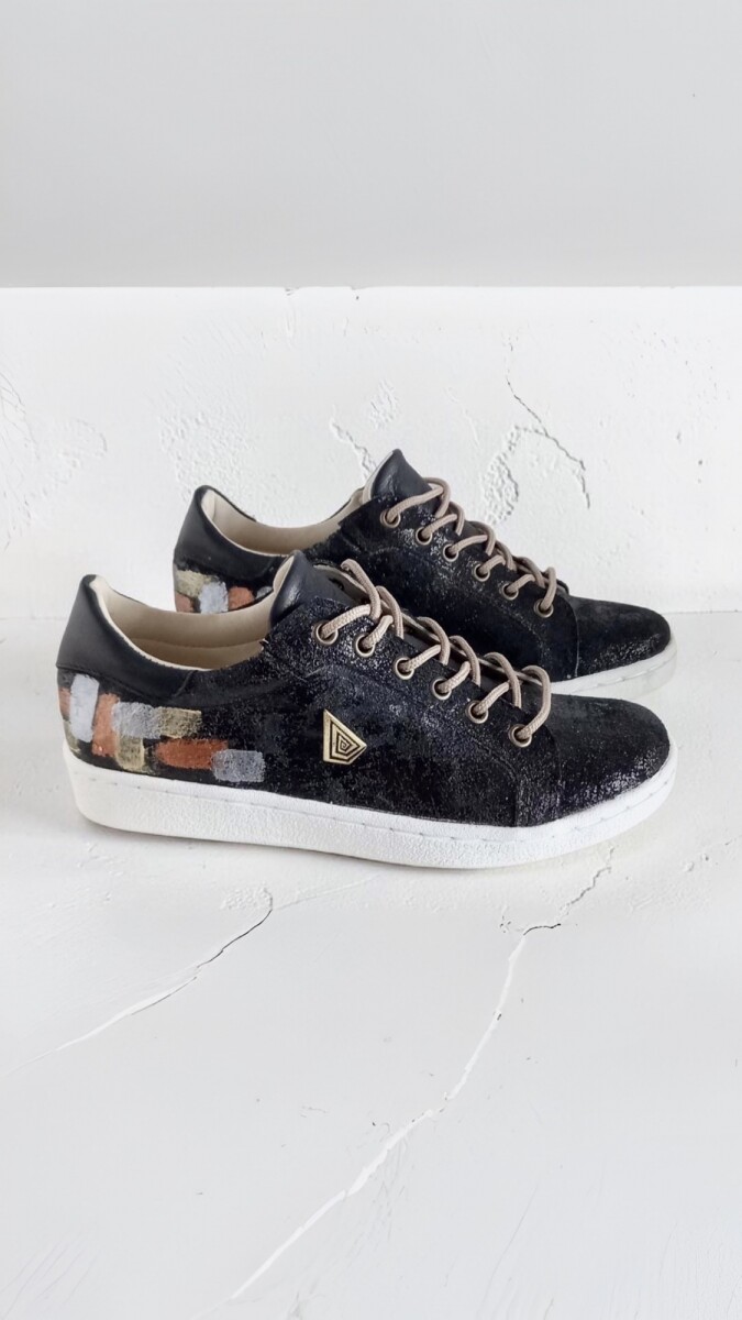 Sneakers Dasha Negro Jaspeado Con Arte 