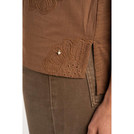 Remera Bordada Alodon Flame Mocha