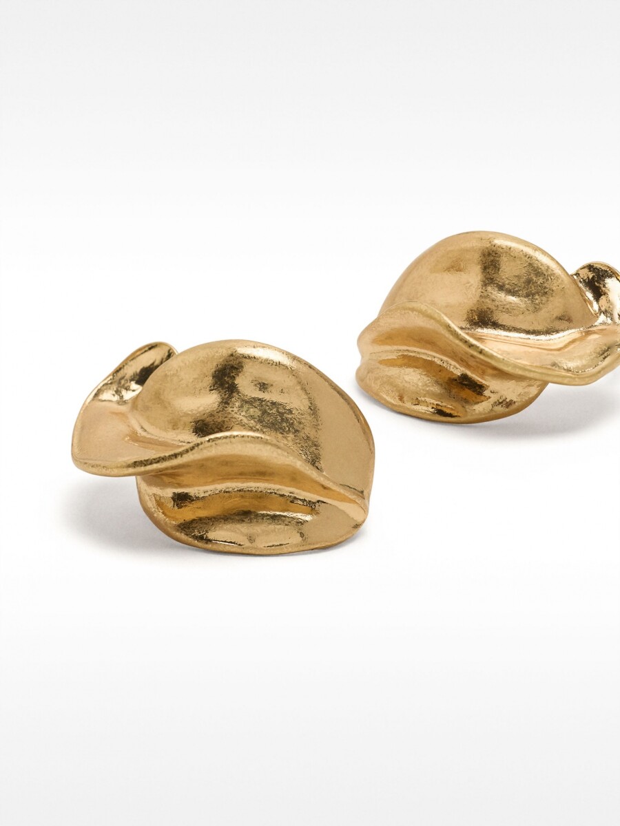 Pendientes Dorados Con Relieve dorado