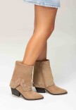 BOTA CORTA TACHA Beige
