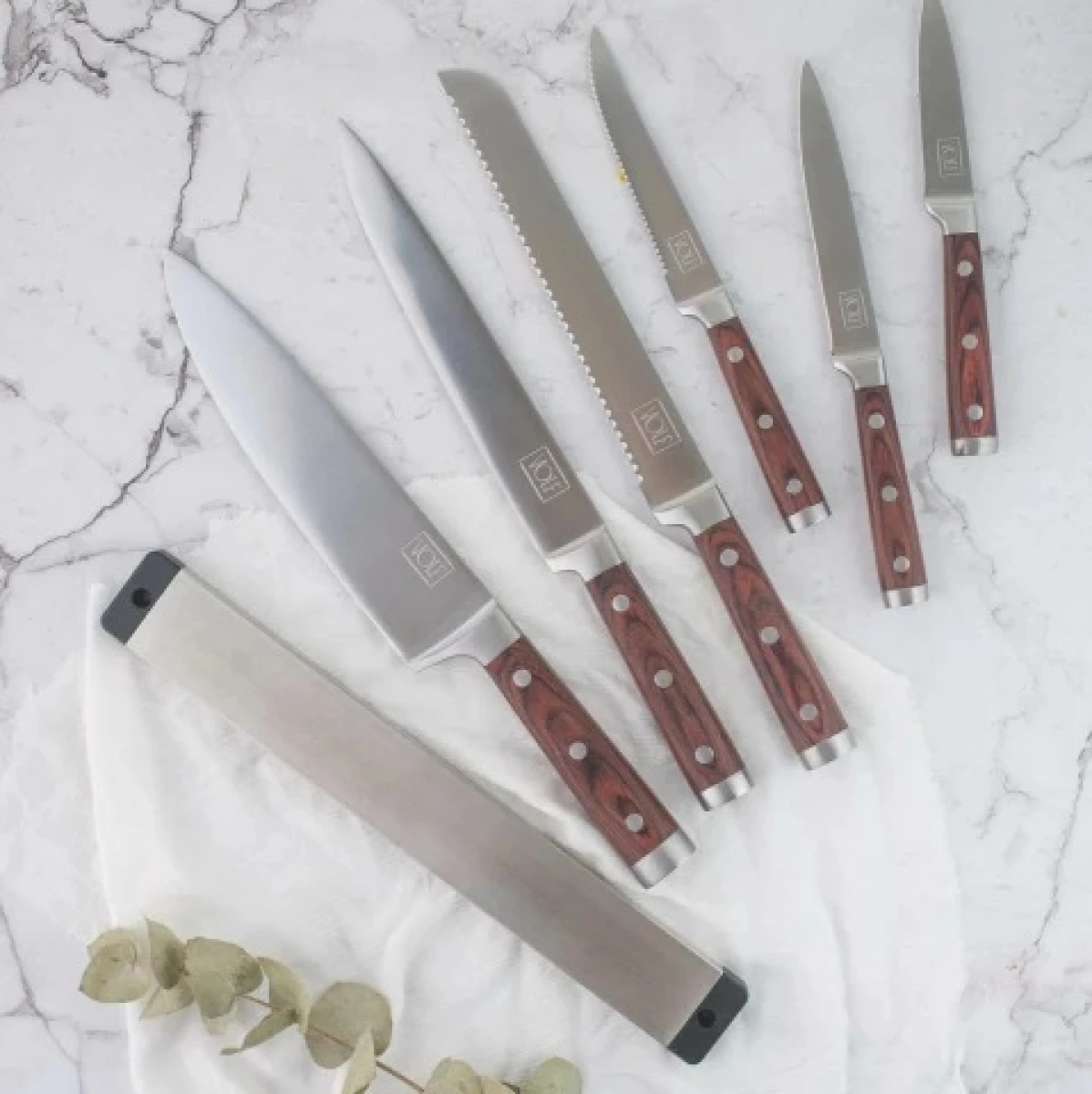 JUEGO DE CUCHILLOS COCINA CON IMAN VOLF - MARRON 