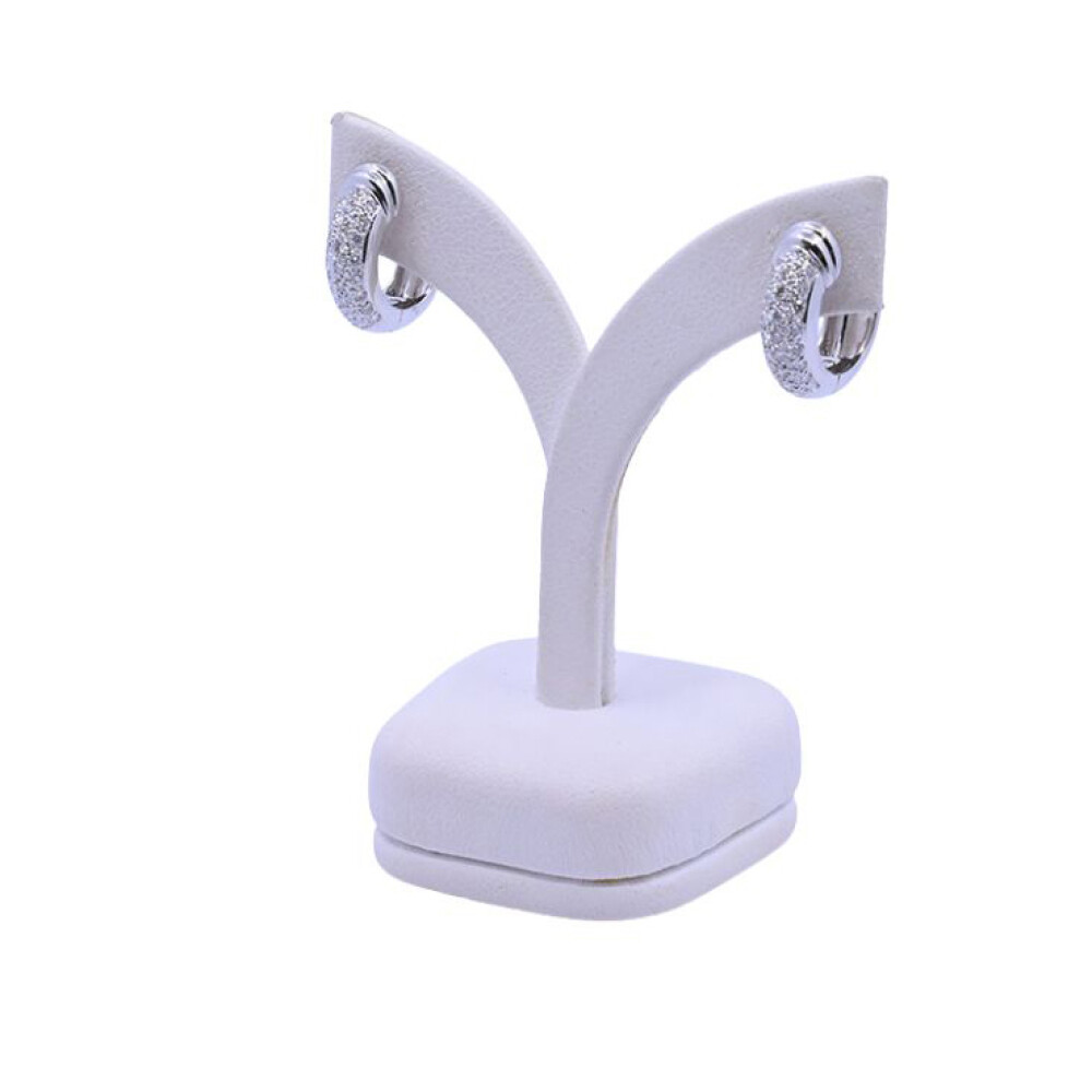 Aros 18 k blanco y brillantes engarzado pavé. Aros 18 k blanco y brillantes engarzado pavé.