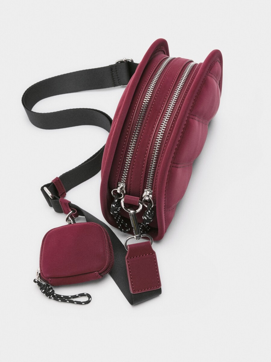 Bolso Bandolera Textura Suave Y Colgante burdeos