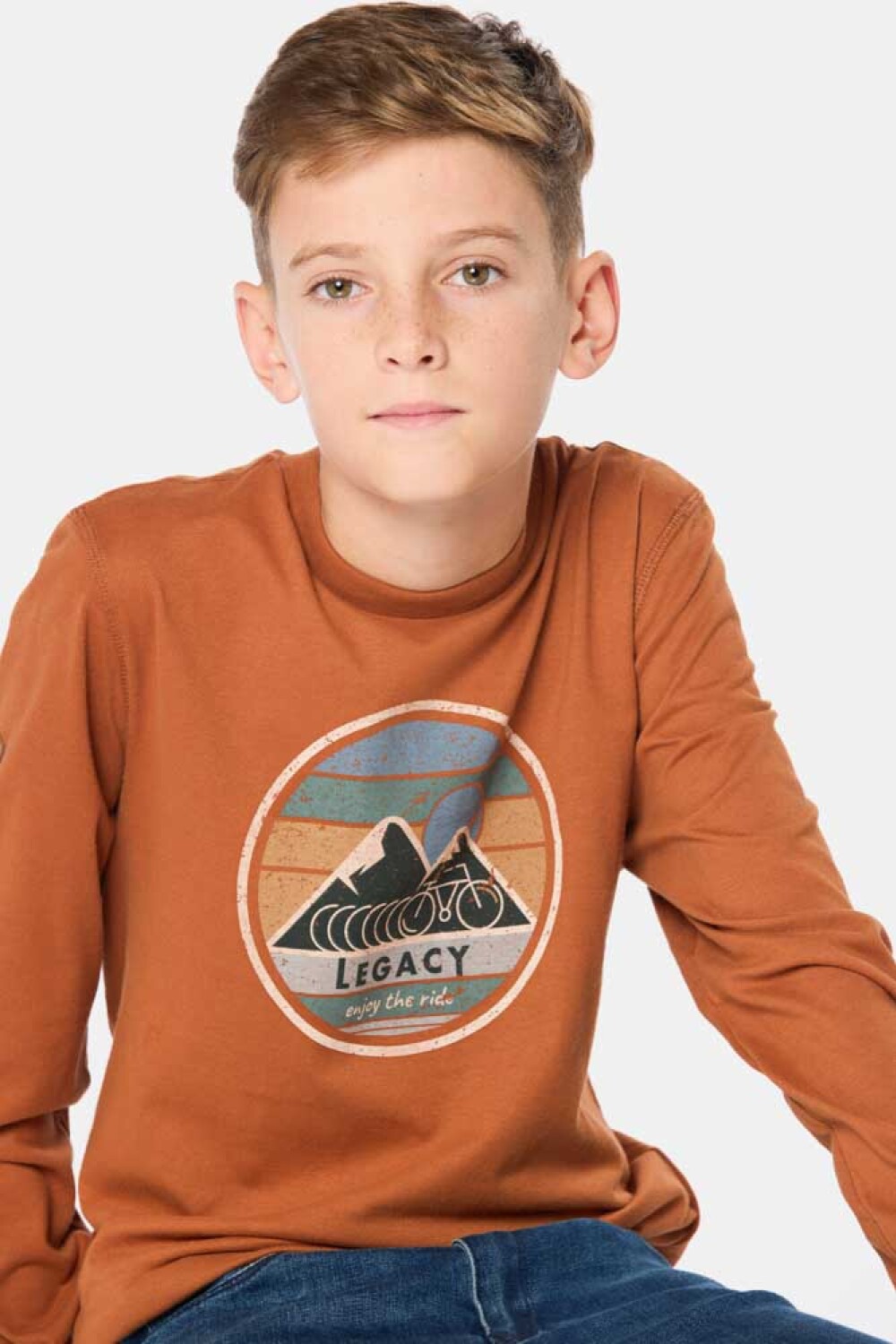 REMERA ESTAMPADA Terracota