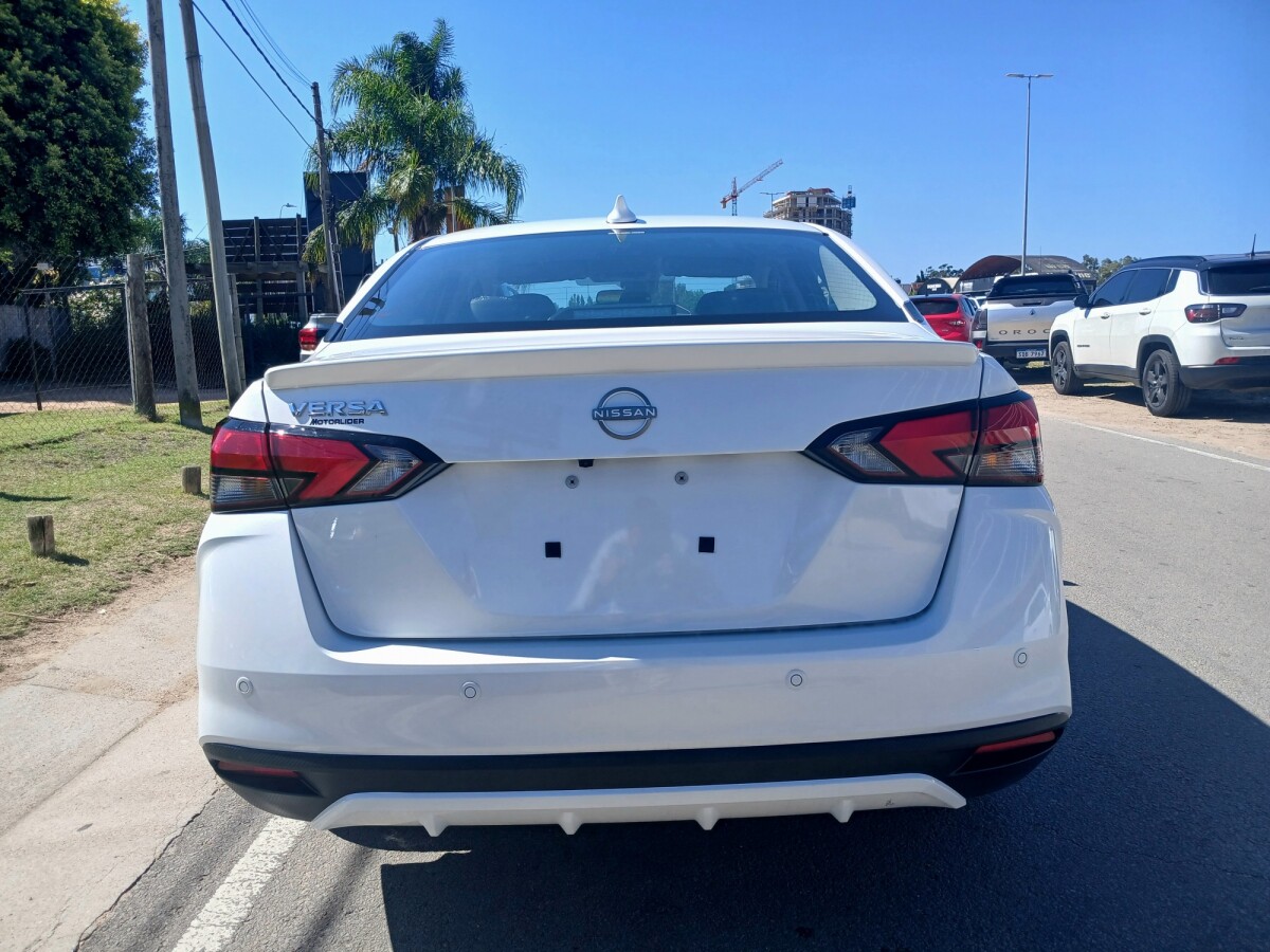 Nissan Versa 1.6 Sense MT 0KM | Permuta / Financia Nissan Versa 1.6 Sense MT 0KM | Permuta / Financia