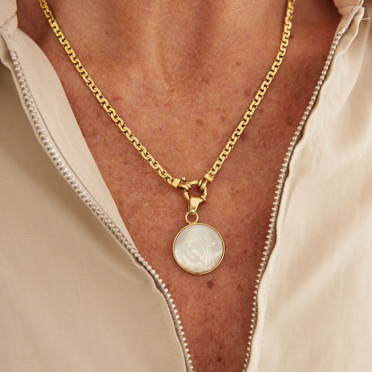 Medalla Virgen Niña - Oro 18k 
