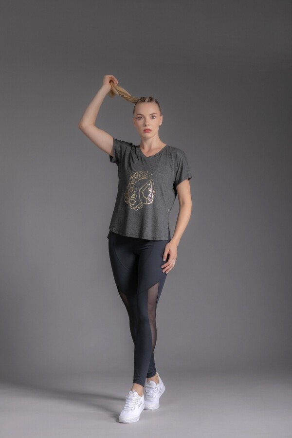 Remera con Serigrafía. Gris