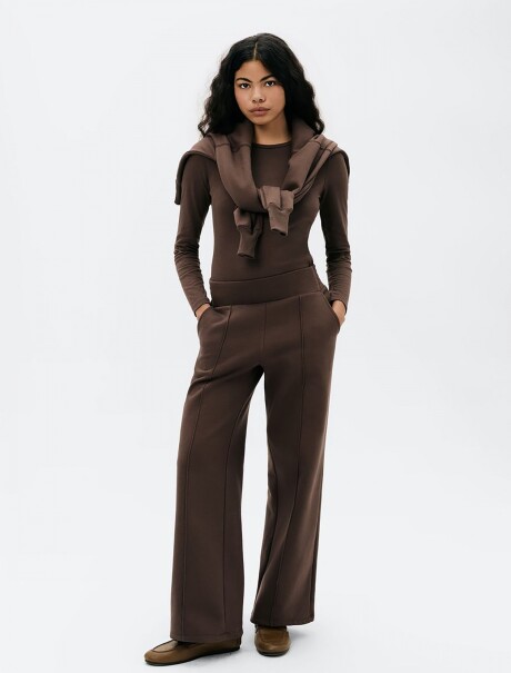 CAMISETA BÁSICA MANGA LARGA MARRÓN