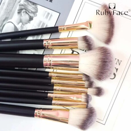 Set Maquillaje 10 Brochas Pinceles con Estuche + Esponjas Negro