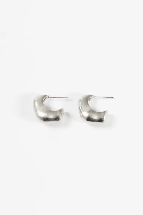 Aros gruesos irregulares 2 cm plateado