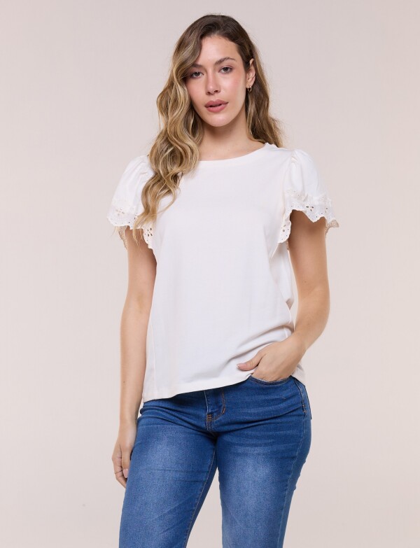 Remera Mangas Broderie Calado CRUDO