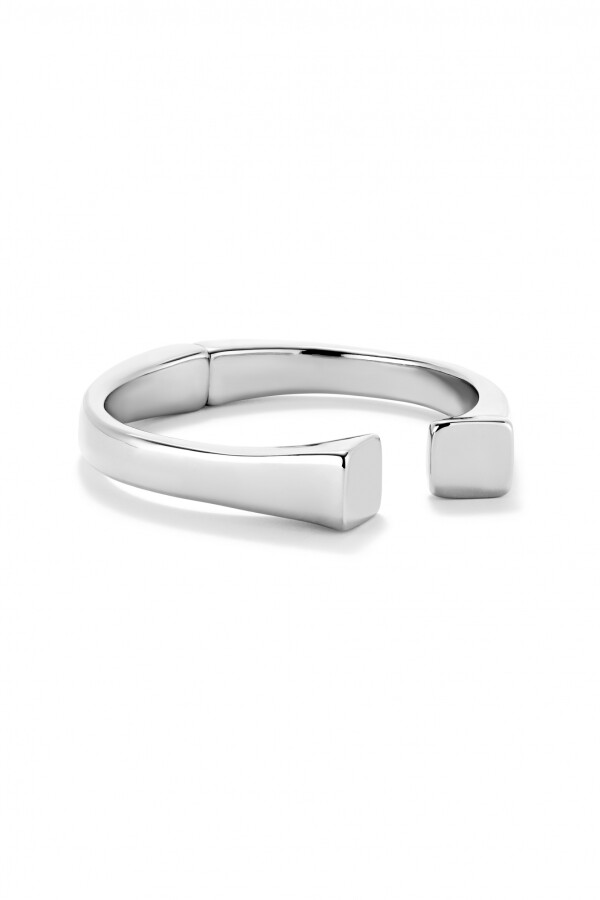 PULSERA RÍGIDA BAÑDA EN PLATA DE LEY ACABADO LISO Y FORMA CUADRADA Pulsera
