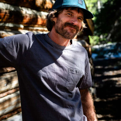 Remera Roark Made To Fade Gris