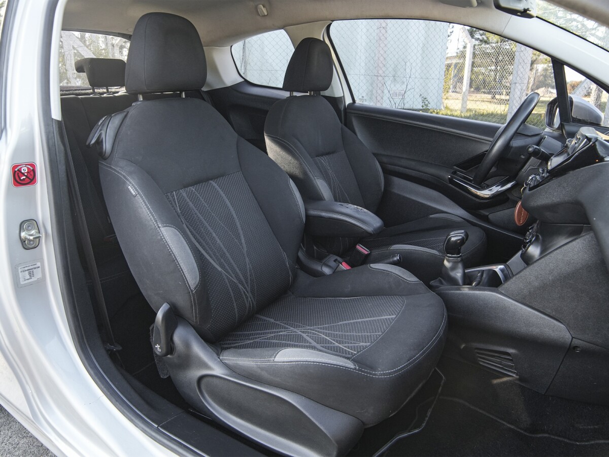 Peugeot 208 Active 1.2 | Permuta / Financia Peugeot 208 Active 1.2 | Permuta / Financia