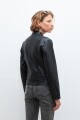Chaqueta eco cuero con cortes en tul negro