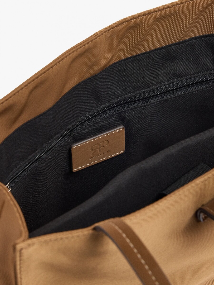 Bolso De Nylon Para Portátil 15" Con Colgante camel