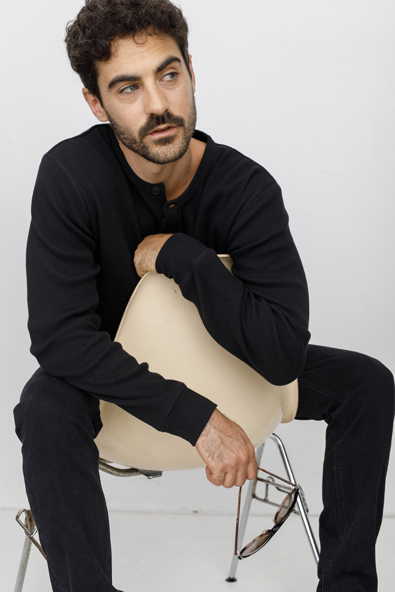 T-SHIRT ATENAS - NEGRO 
