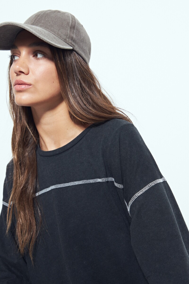 REMERA BALIURUS Negro