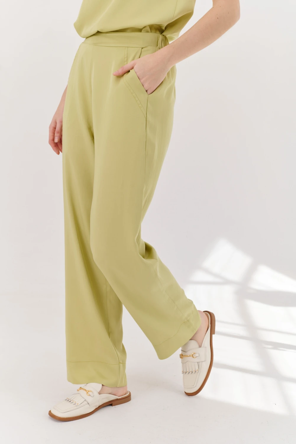 PANTALON TENCEL verde lima 3