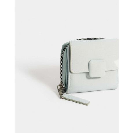 Billetera De Cuerina Con Broche Azul Celeste