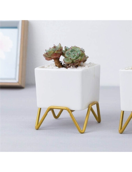 MACETA CERAMICA C/BASE 6x6x9CM BLANCO/DORADO MACETA CERAMICA C/BASE 6x6x9CM BLANCO/DORADO