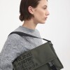 Bandolera Daily en efecto cuero rubber Verde