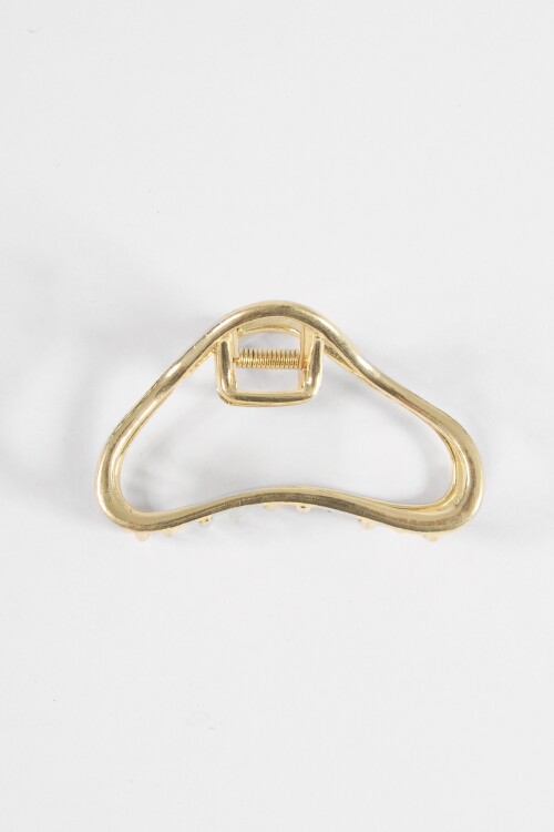 Broche metálico triangular dorado