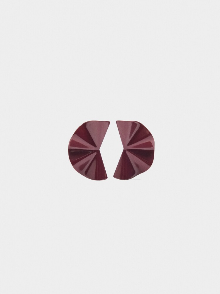 Pendientes Con Relieve Y Esmalte burdeos